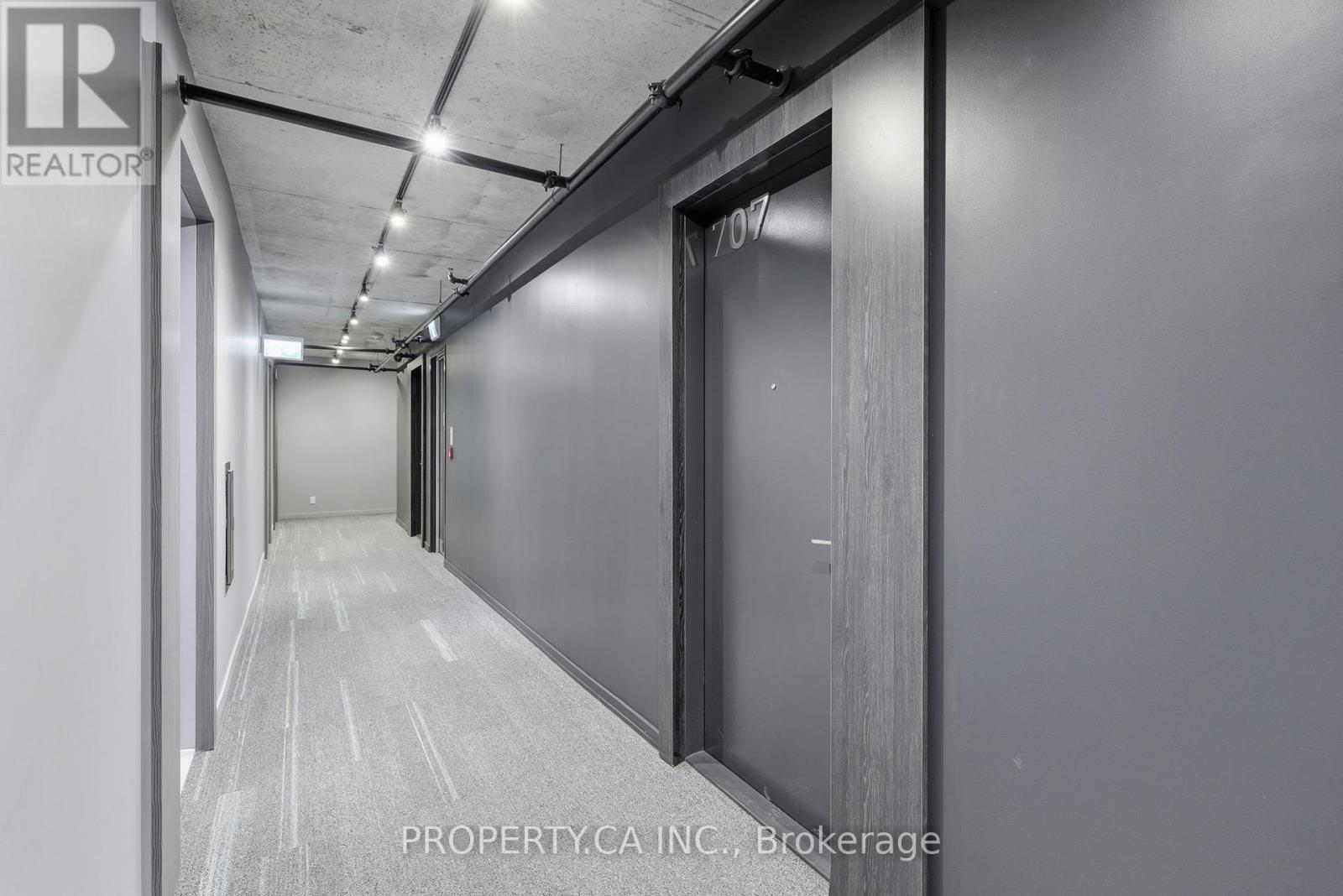 707 - 383 Sorauren Avenue, Toronto, Ontario  M6R 0A4 - Photo 4 - W12762884