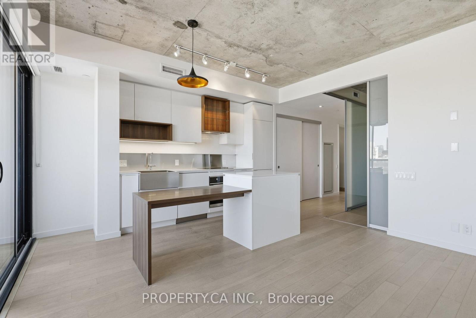 707 - 383 Sorauren Avenue, Toronto, Ontario  M6R 0A4 - Photo 7 - W12762884