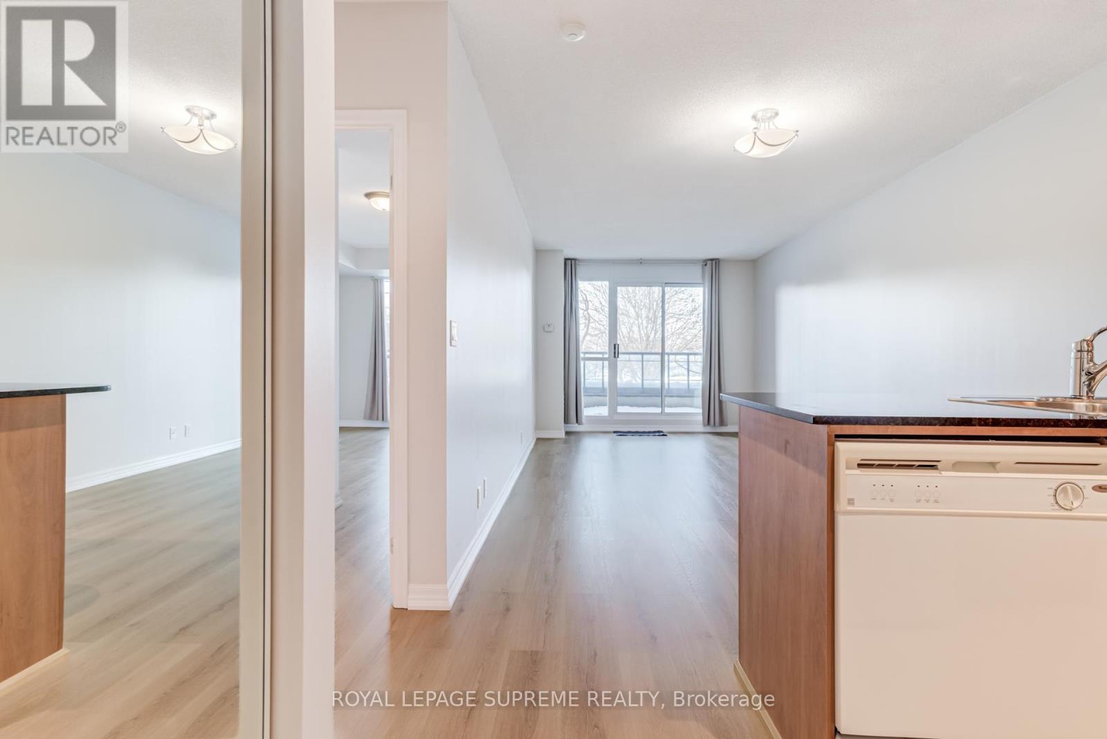 208 - 38 Fontenay Court, Toronto, Ontario  M9A 5H5 - Photo 4 - W12762940