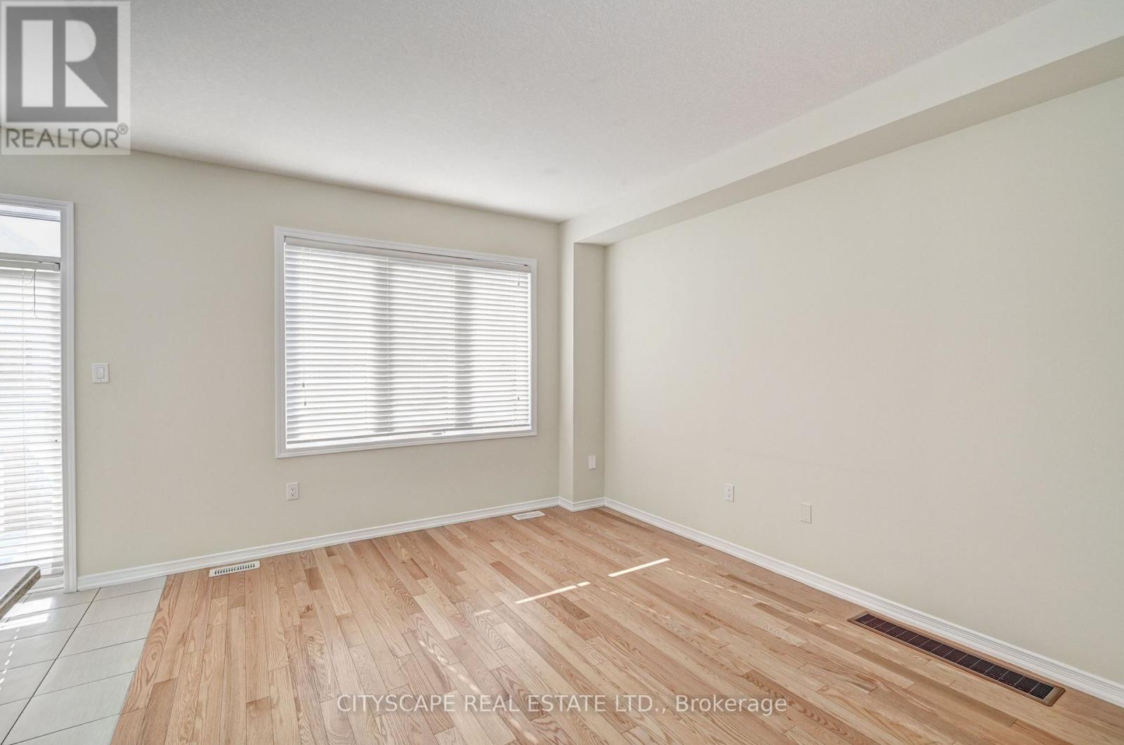 15 Amos Avenue, Brantford, Ontario  N3T 5L5 - Photo 10 - X12762730