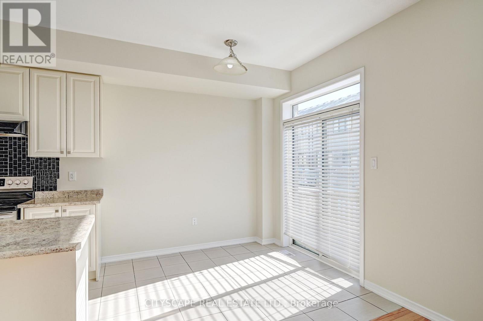 15 Amos Avenue, Brantford, Ontario  N3T 5L5 - Photo 7 - X12762730