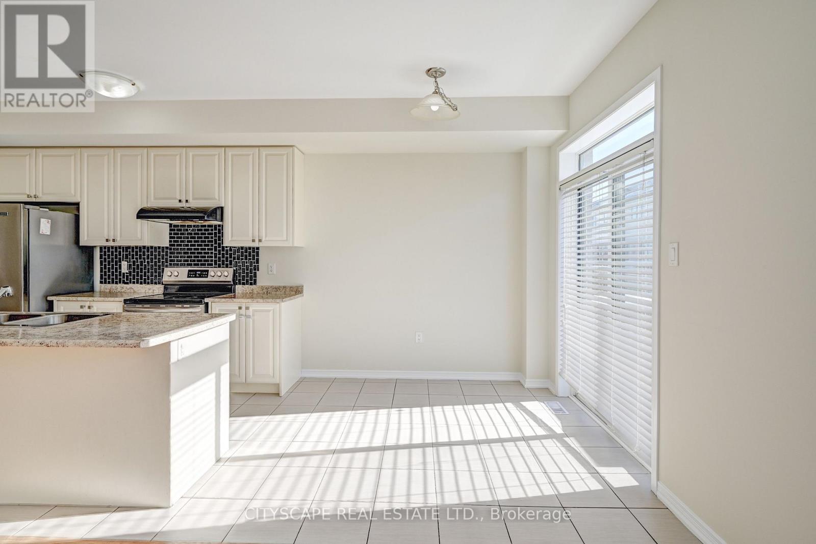 15 Amos Avenue, Brantford, Ontario  N3T 5L5 - Photo 8 - X12762730