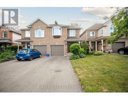 132 HARNESWORTH CRESCENT, Hamilton, Ontario