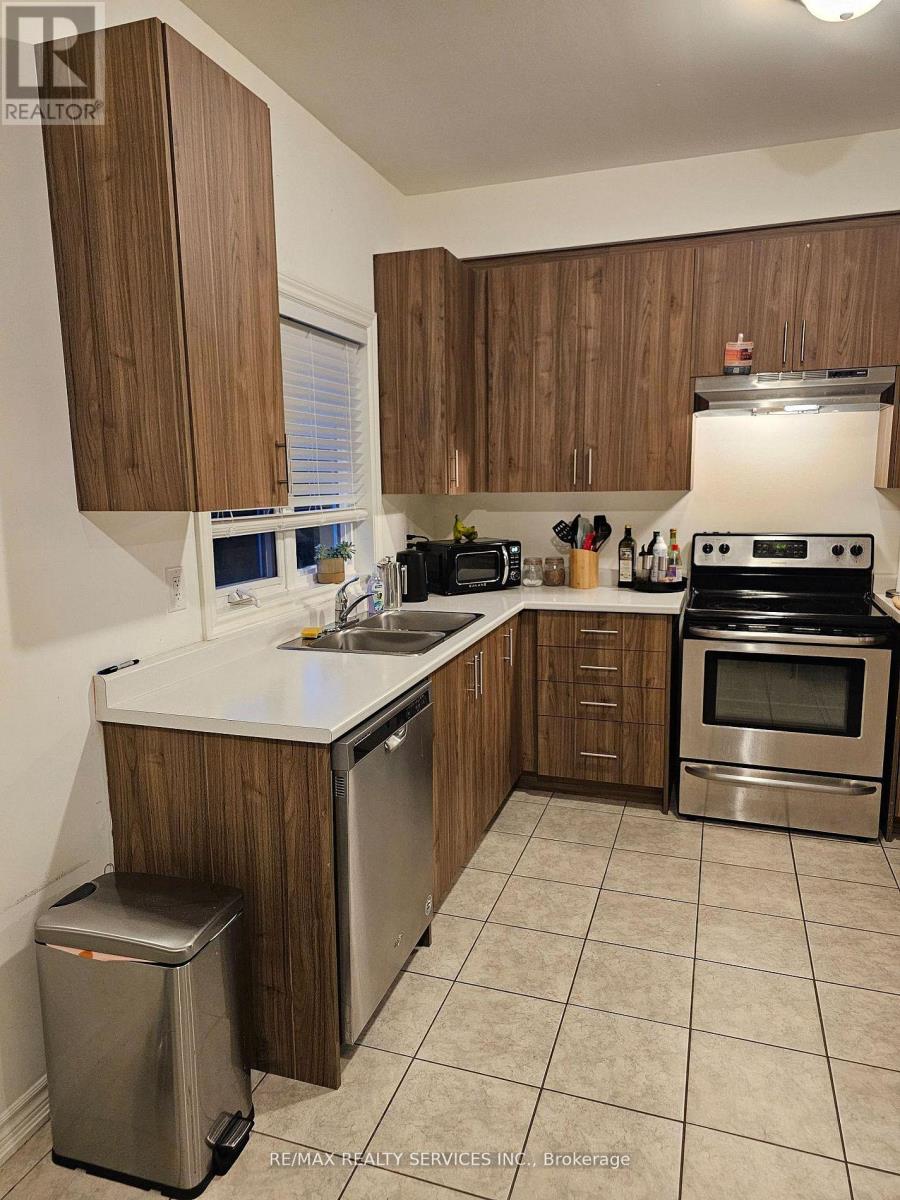 1226 Plato Drive, Fort Erie, Ontario  L2A 0C7 - Photo 6 - X12762762