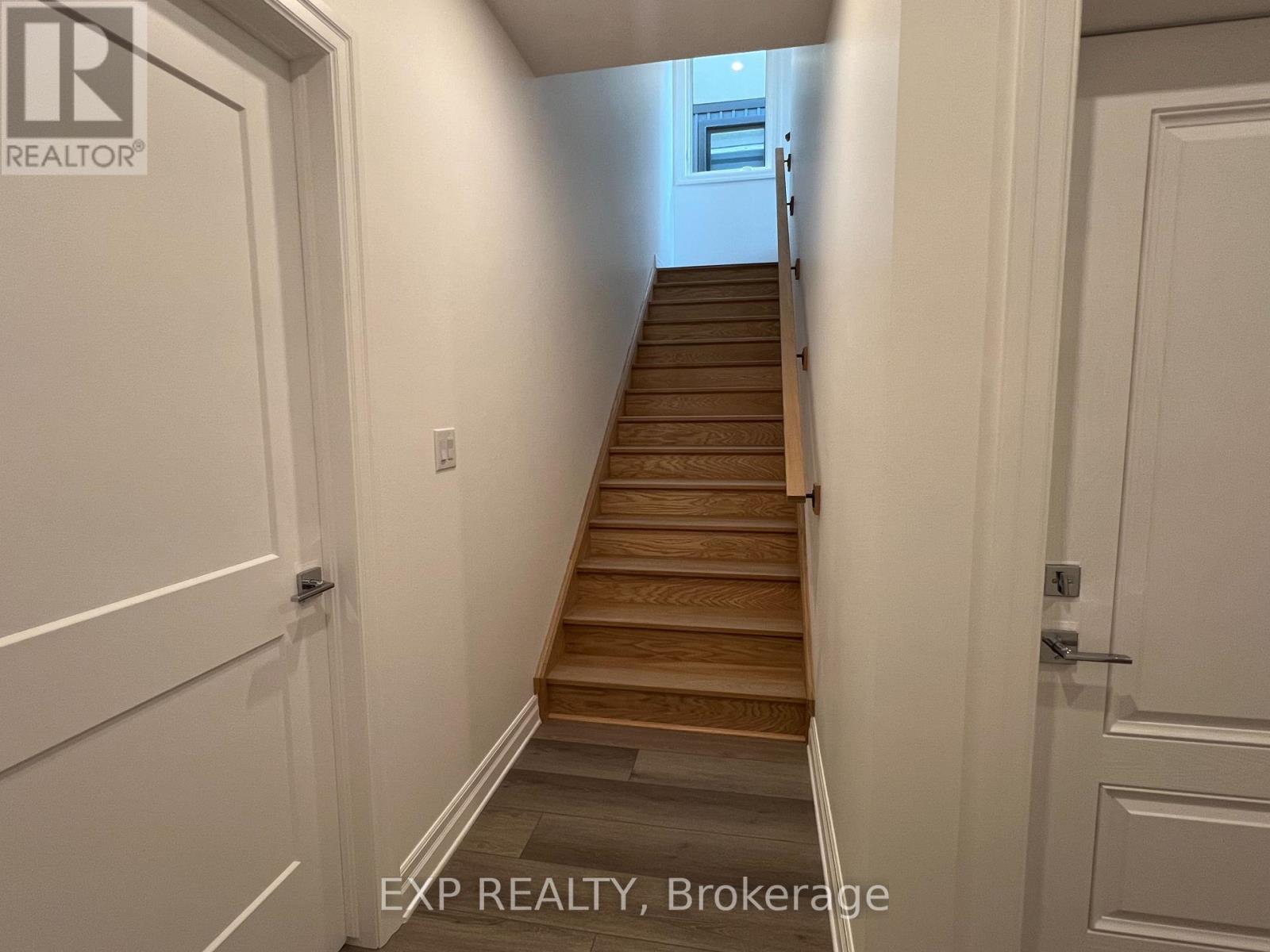 Upper - 7532 Splendour Drive, Niagara Falls, Ontario  L2H 3V9 - Photo 3 - X12762784