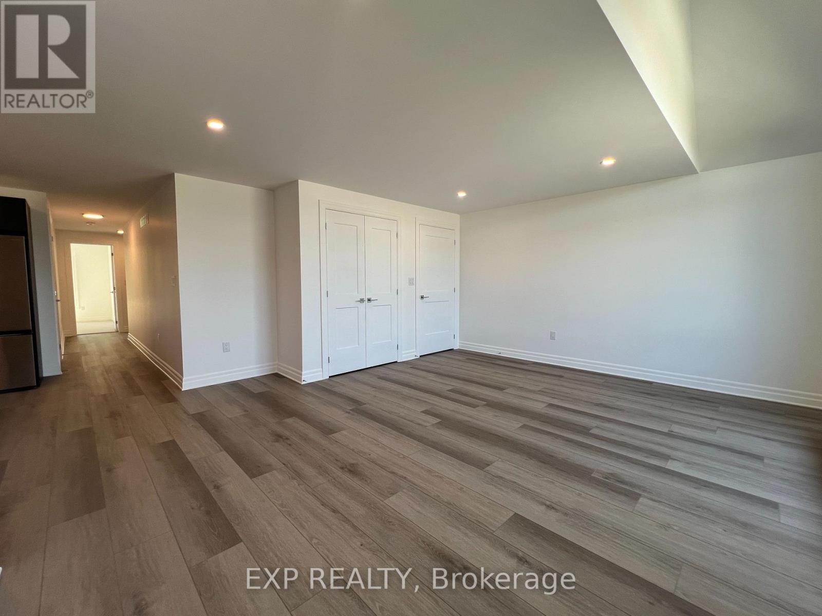 Upper - 7532 Splendour Drive, Niagara Falls, Ontario  L2H 3V9 - Photo 6 - X12762784