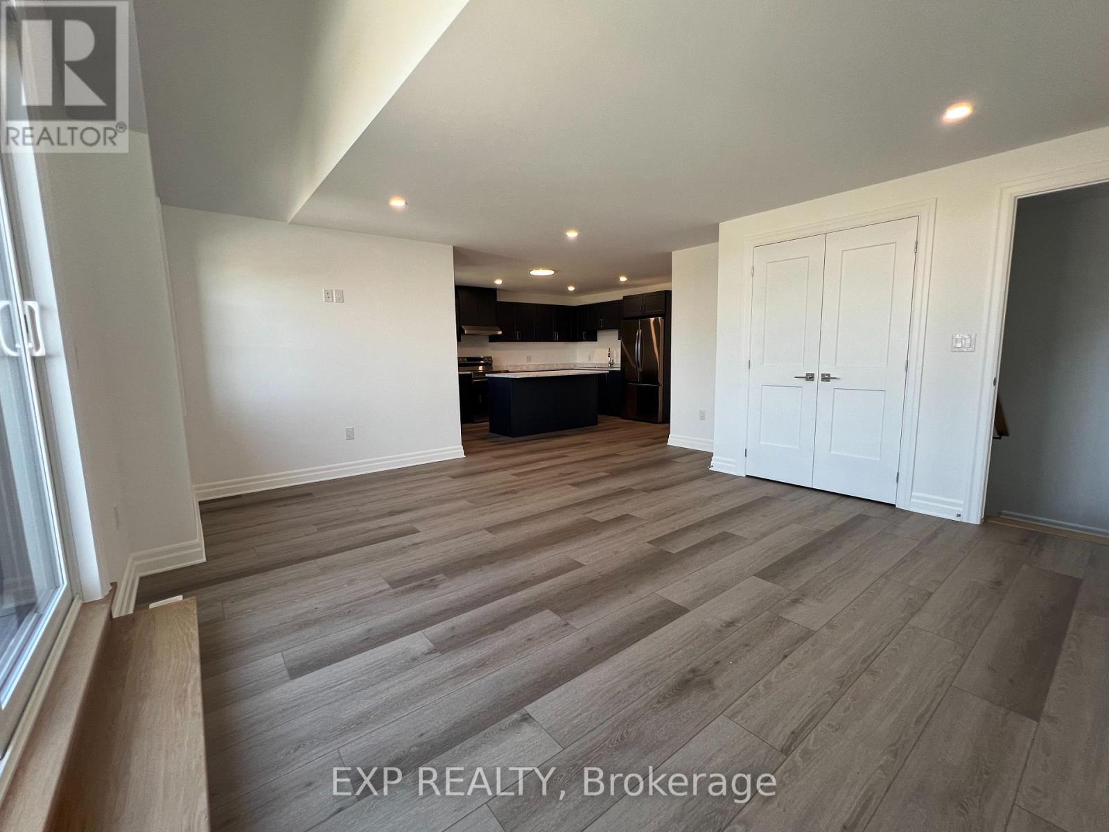 Upper - 7532 Splendour Drive, Niagara Falls, Ontario  L2H 3V9 - Photo 7 - X12762784