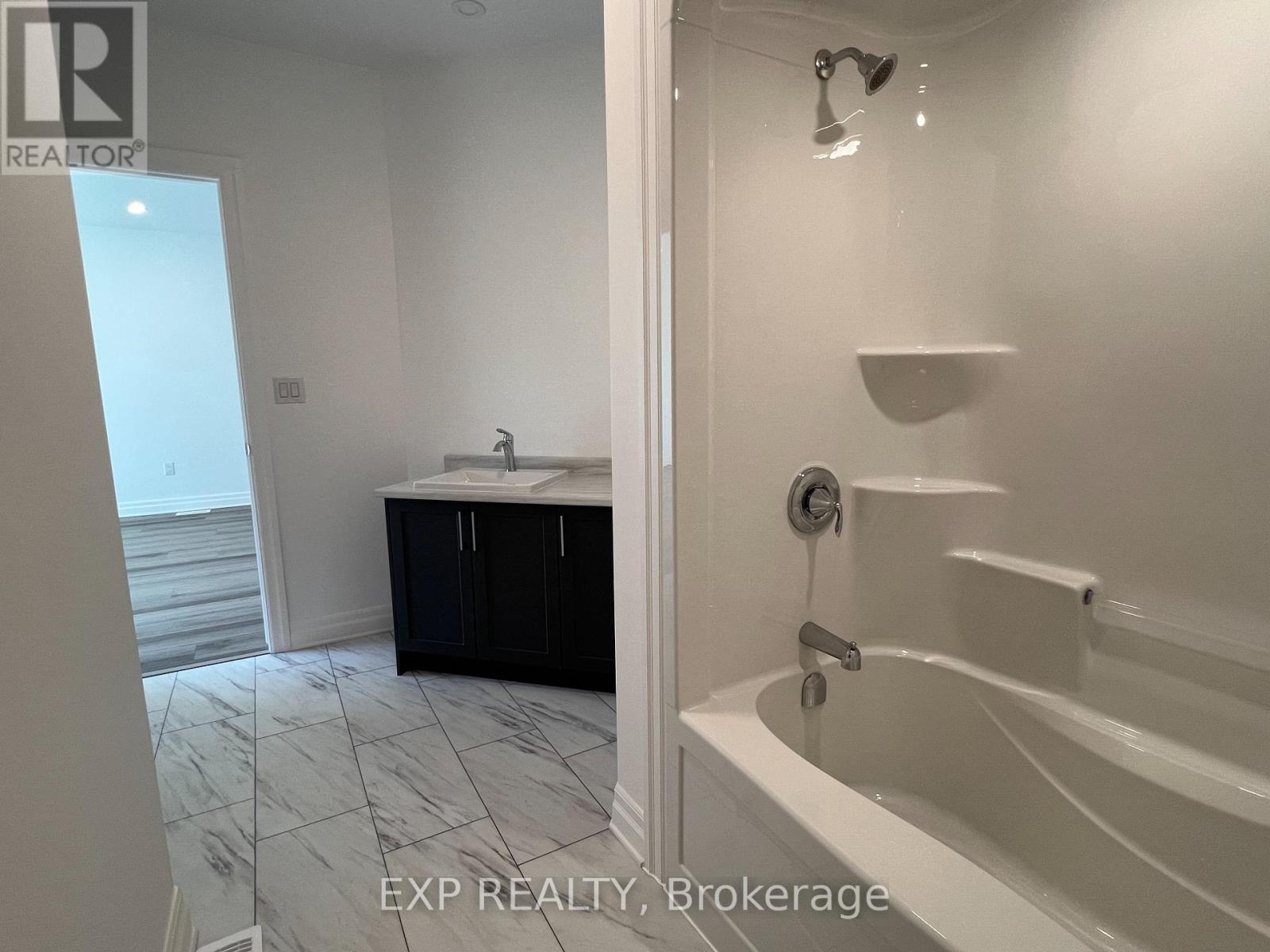 Main - 7532 Splendour Drive, Niagara Falls, Ontario  L2H 3V9 - Photo 12 - X12762788