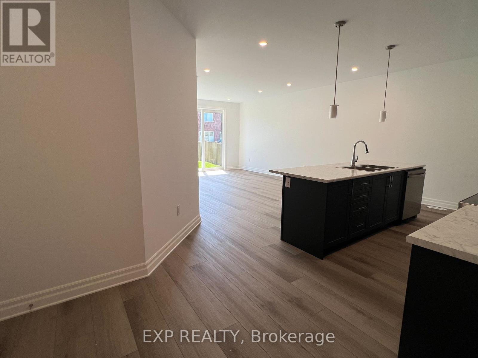 Main - 7532 Splendour Drive, Niagara Falls, Ontario  L2H 3V9 - Photo 3 - X12762788