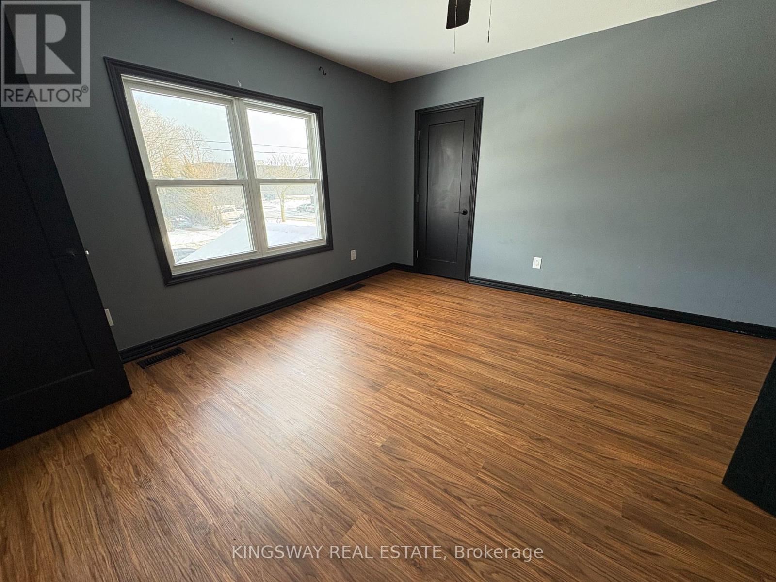 5815 Dorchester Road, Niagara Falls, Ontario  L2G 5S6 - Photo 8 - X12762908