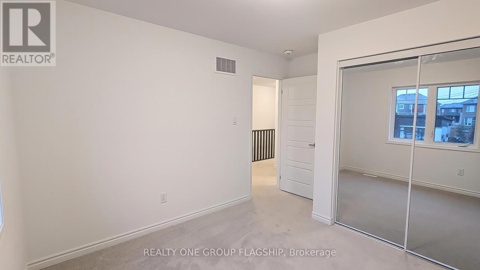 19 Histand Trail, Kitchener, Ontario  N2R 0S2 - Photo 15 - X12762910