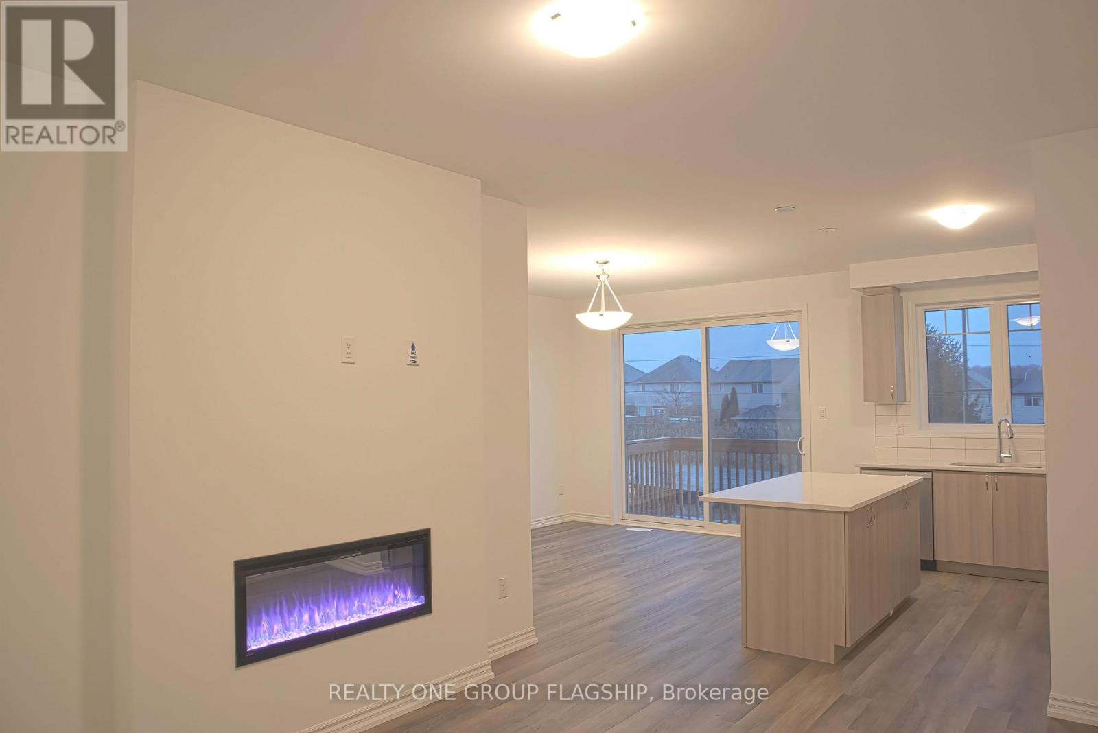 19 Histand Trail, Kitchener, Ontario  N2R 0S2 - Photo 3 - X12762910