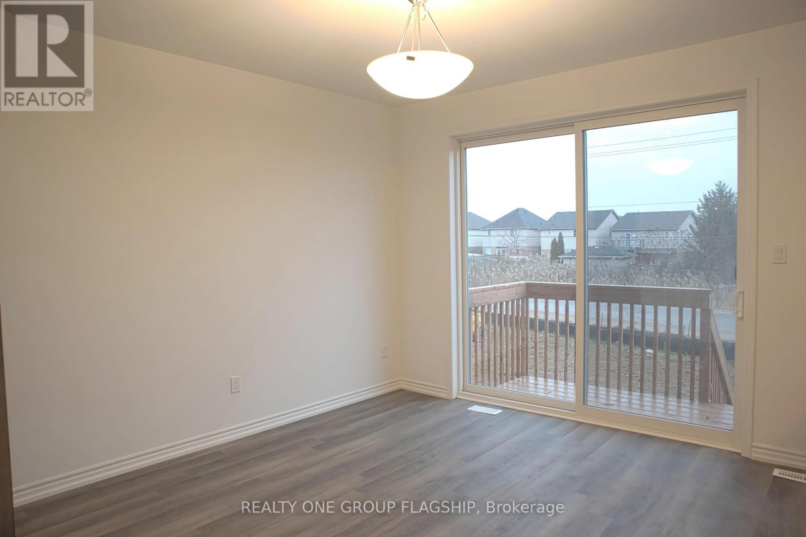 19 Histand Trail, Kitchener, Ontario  N2R 0S2 - Photo 5 - X12762910