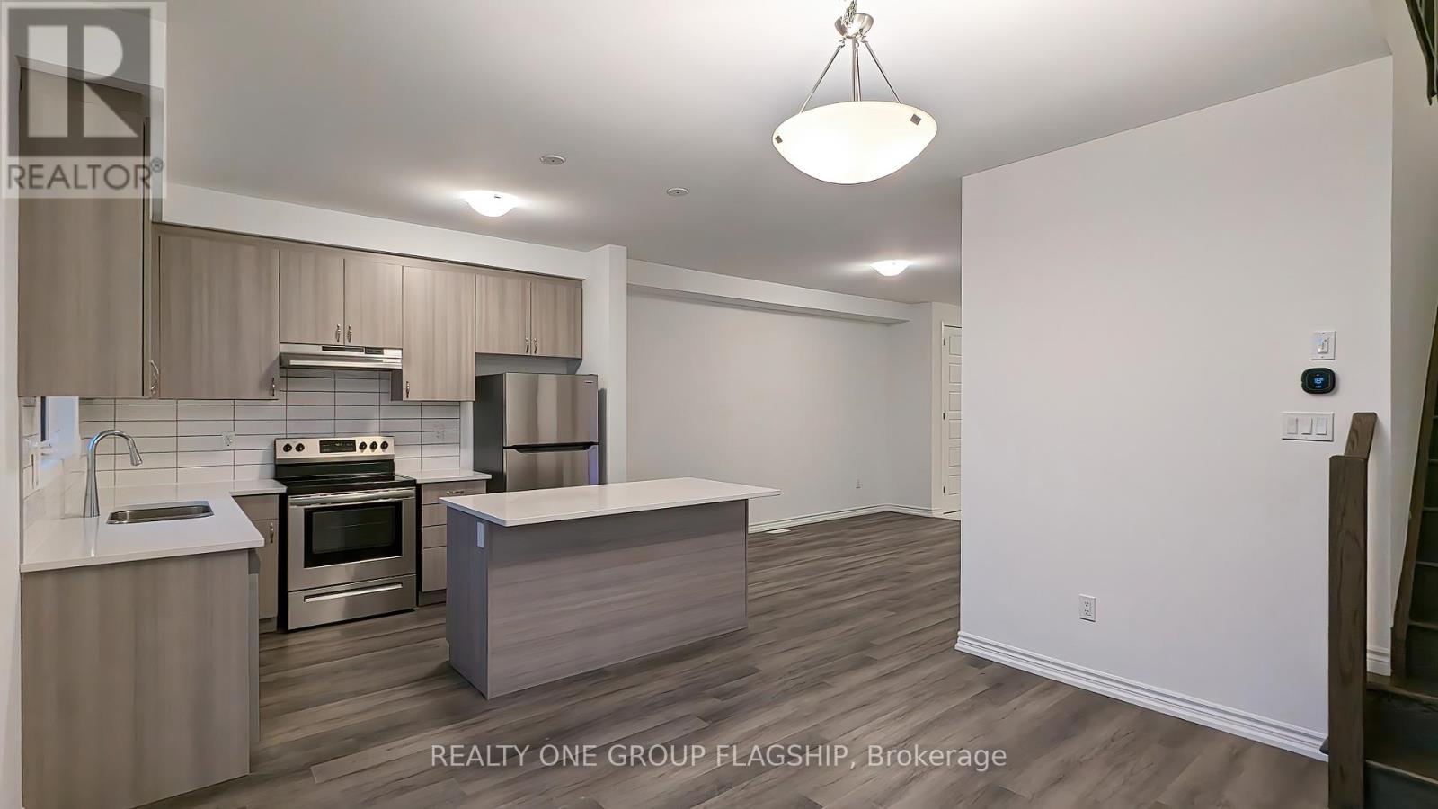 19 Histand Trail, Kitchener, Ontario  N2R 0S2 - Photo 7 - X12762910