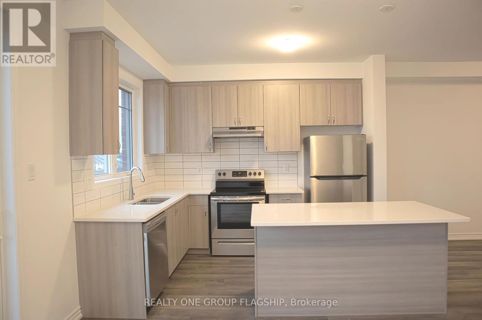 19 Histand Trail, Kitchener, Ontario  N2R 0S2 - Photo 8 - X12762910