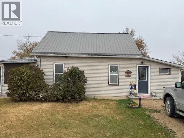 120 Main Street, Michichi, Alberta  T0J 0Y0 - Photo 2 - A2262174
