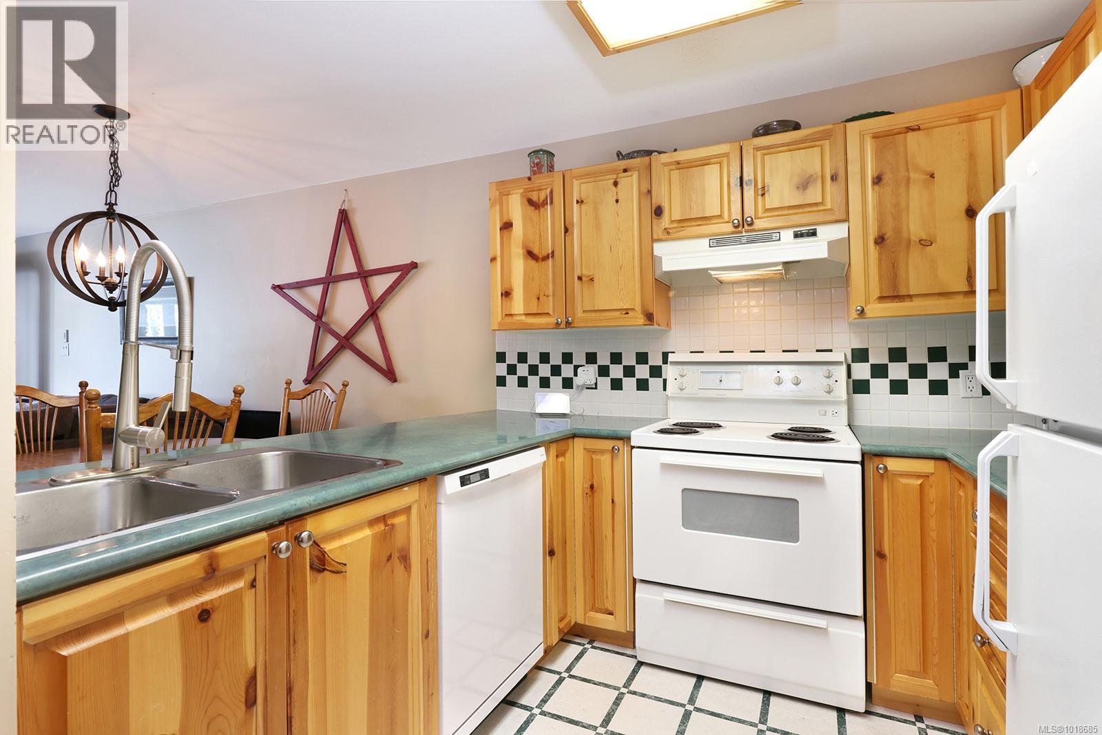 106 1320 Henry Rd, Courtenay, British Columbia  V9J 1L0 - Photo 7 - 1018685