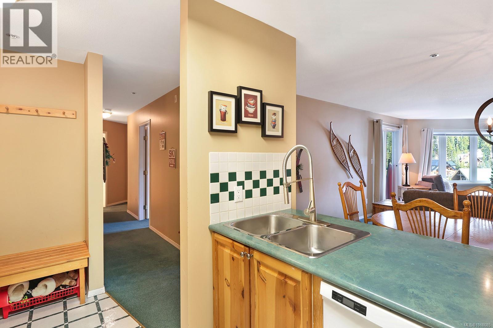 106 1320 Henry Rd, Courtenay, British Columbia  V9J 1L0 - Photo 5 - 1018685