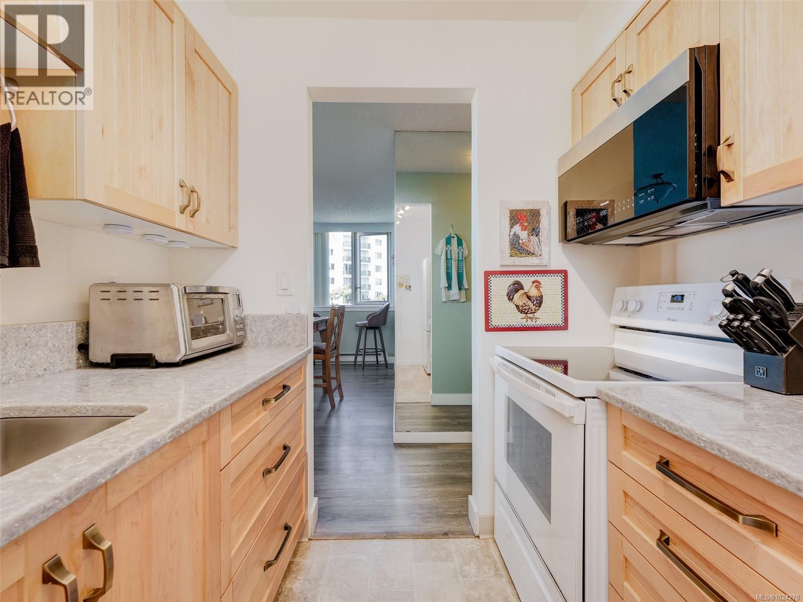 905 325 Maitland St, Victoria, British Columbia  V9A 7E9 - Photo 11 - 1024278