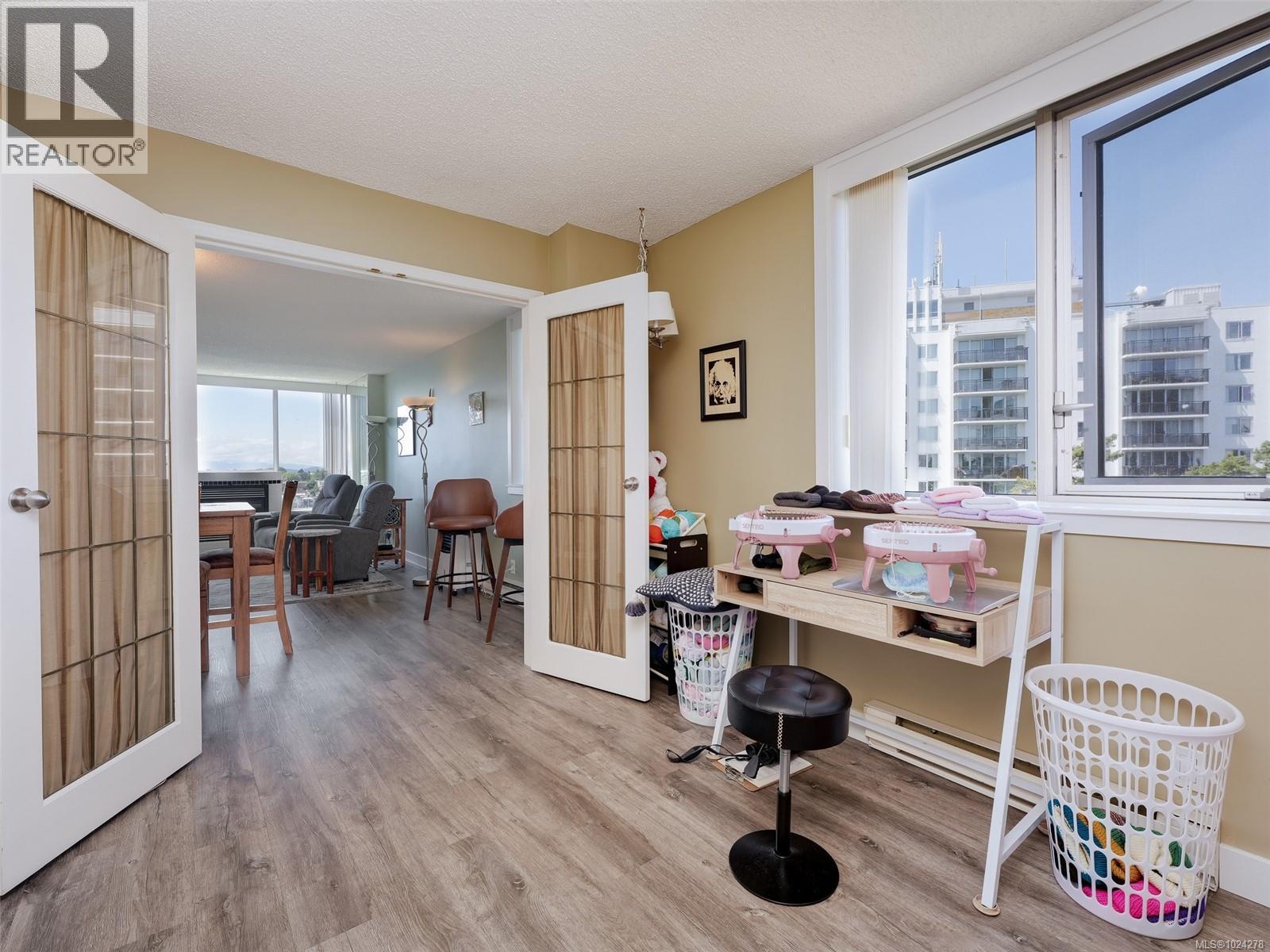 905 325 Maitland St, Victoria, British Columbia  V9A 7E9 - Photo 18 - 1024278