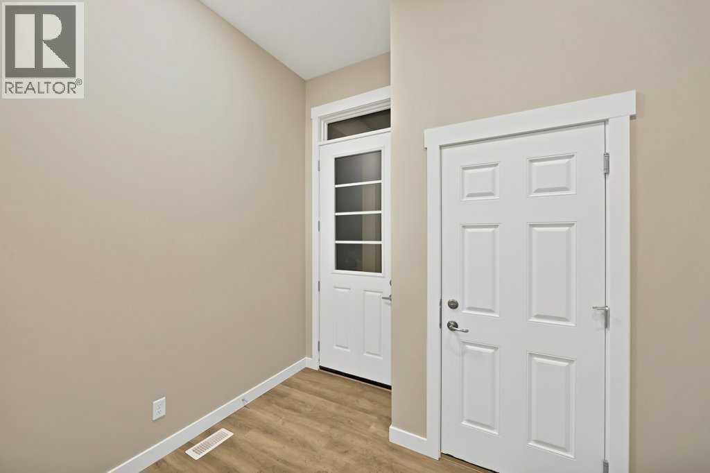 77 Corner Glen Road Ne, Calgary, Alberta  T3N 1B9 - Photo 4 - A2282995