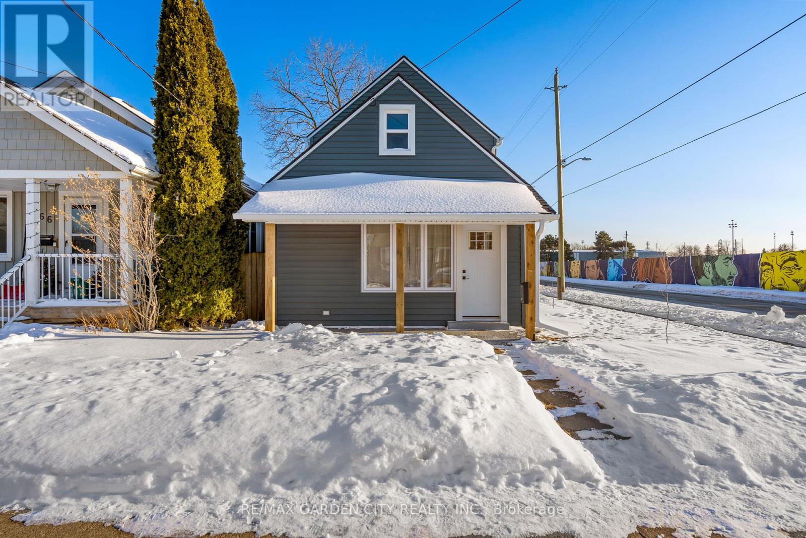 64 Vale Avenue, St. Catharines, Ontario  L2R 1T6 - Photo 3 - X12758870