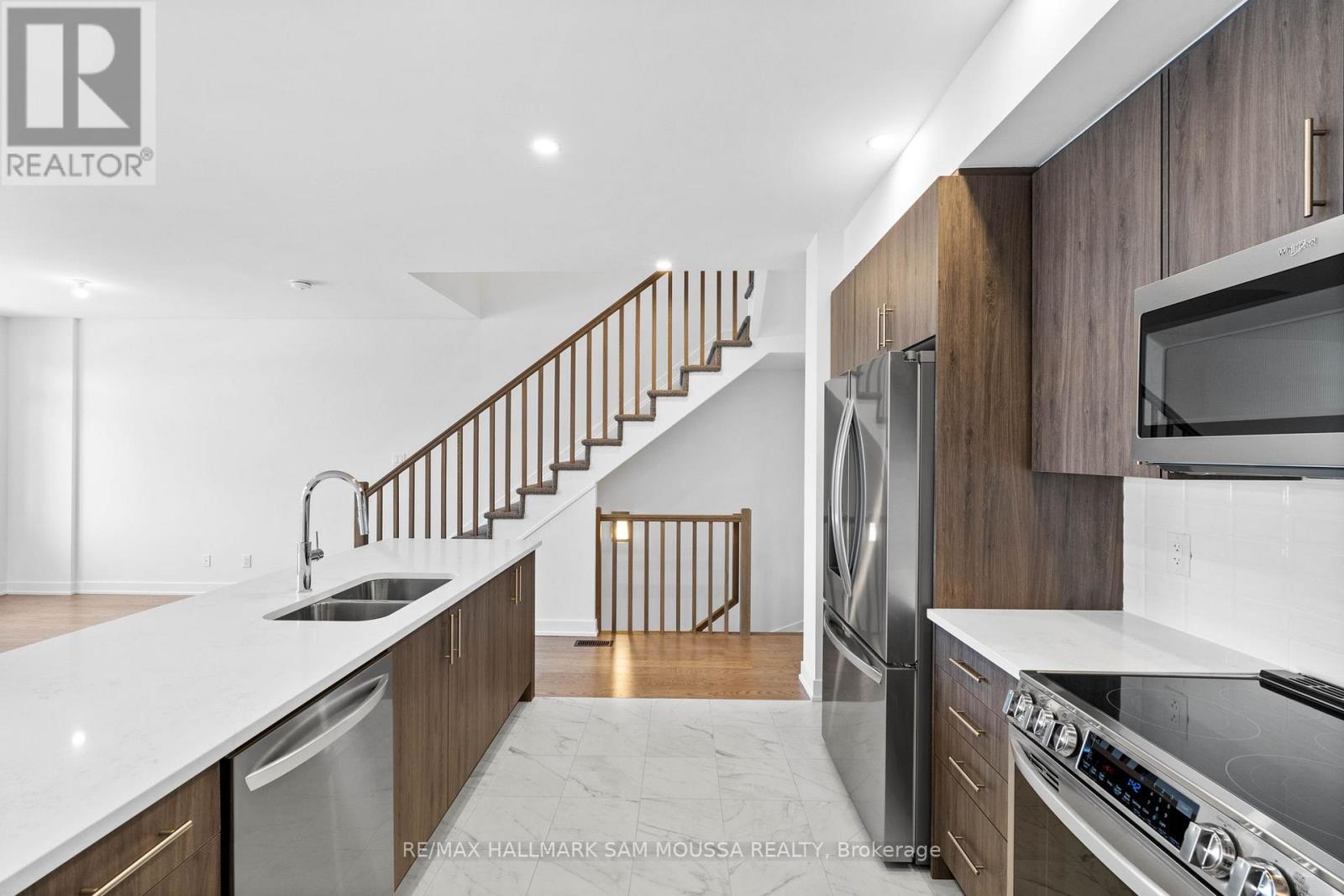 145 Lemon Leaf Lane, Ottawa, Ontario  K1T 0X5 - Photo 11 - X12762966