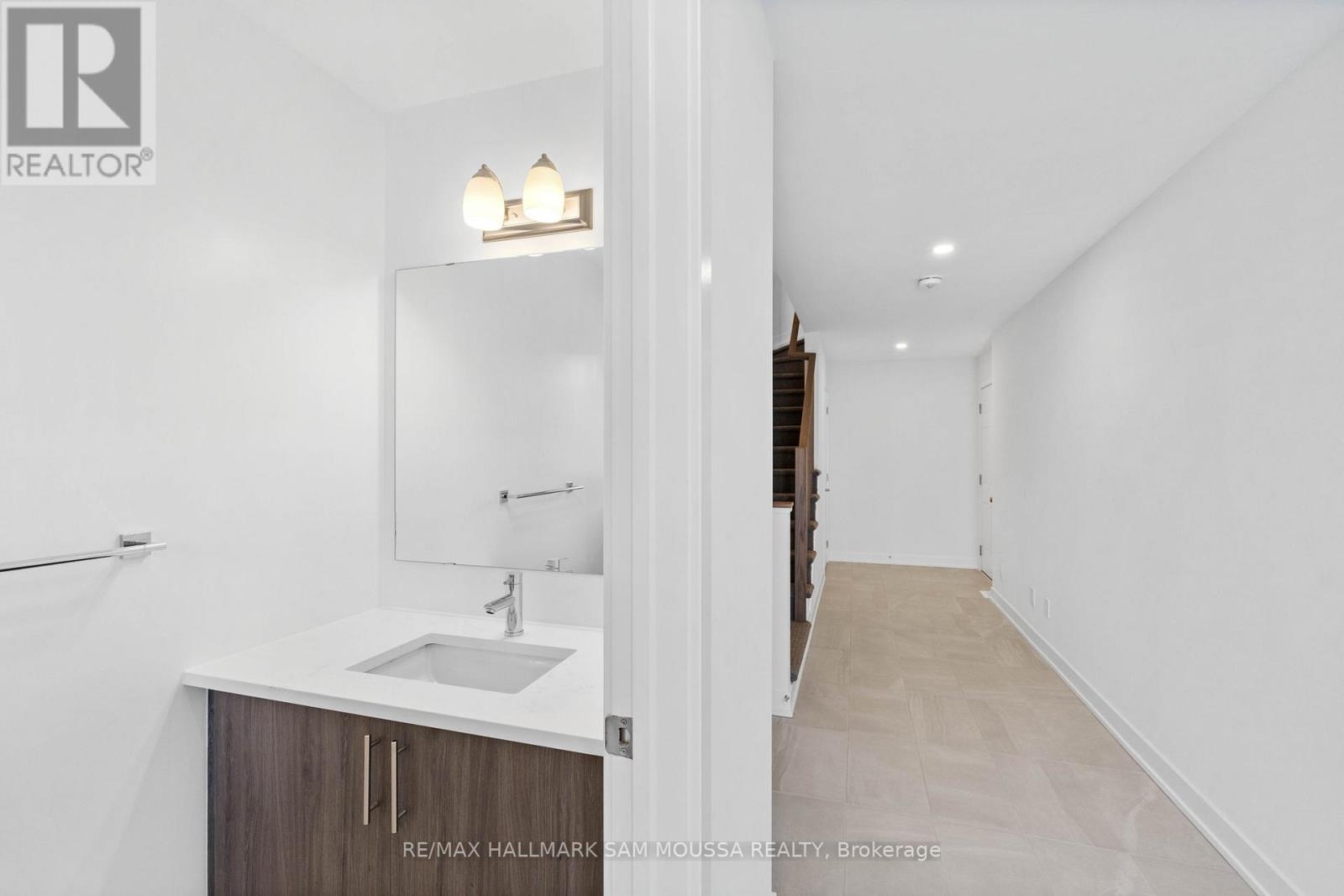 145 Lemon Leaf Lane, Ottawa, Ontario  K1T 0X5 - Photo 4 - X12762966