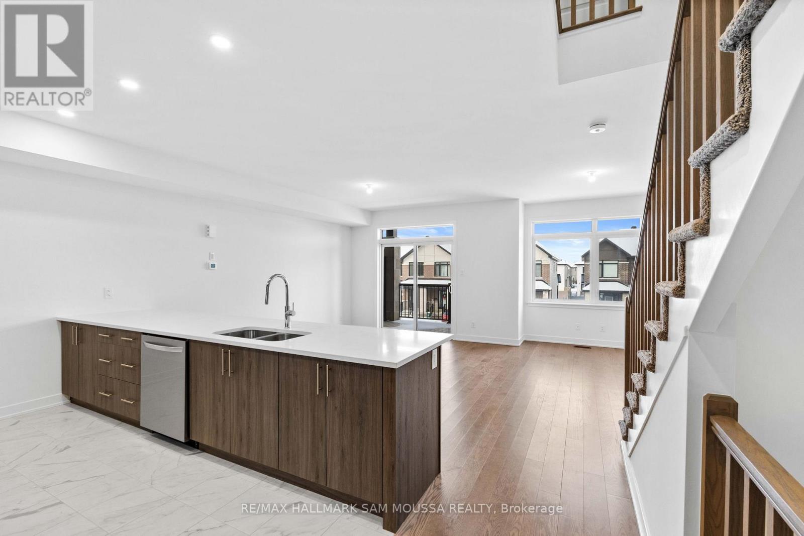 145 Lemon Leaf Lane, Ottawa, Ontario  K1T 0X5 - Photo 7 - X12762966