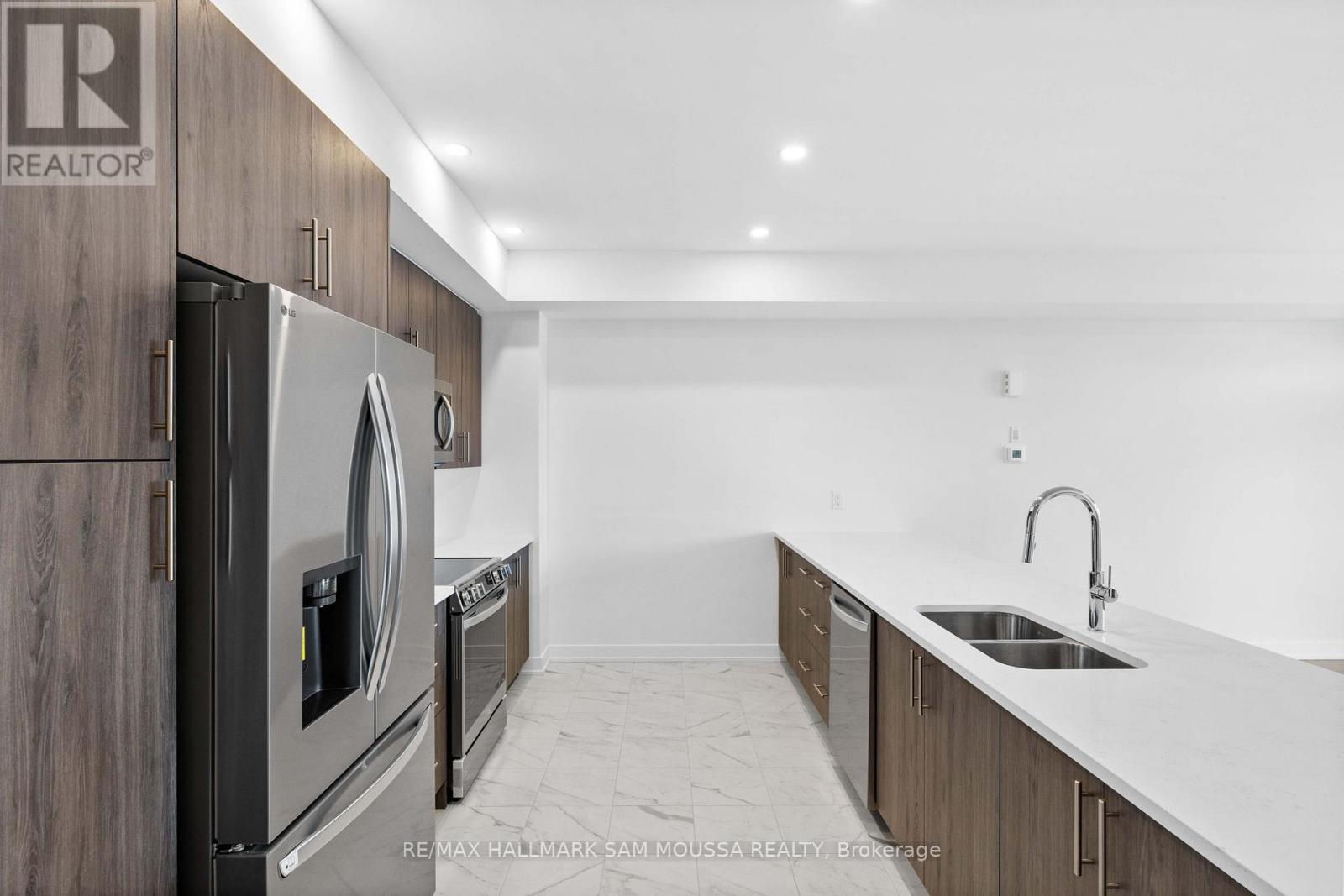 145 Lemon Leaf Lane, Ottawa, Ontario  K1T 0X5 - Photo 8 - X12762966