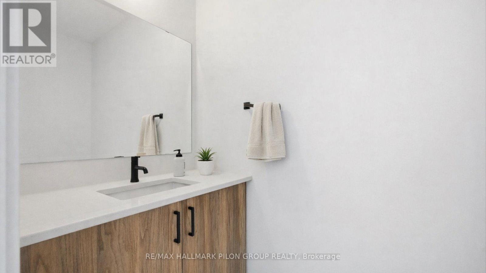 272 Cornice Street, Ottawa, Ontario  K1W 0W4 - Photo 10 - X12763004