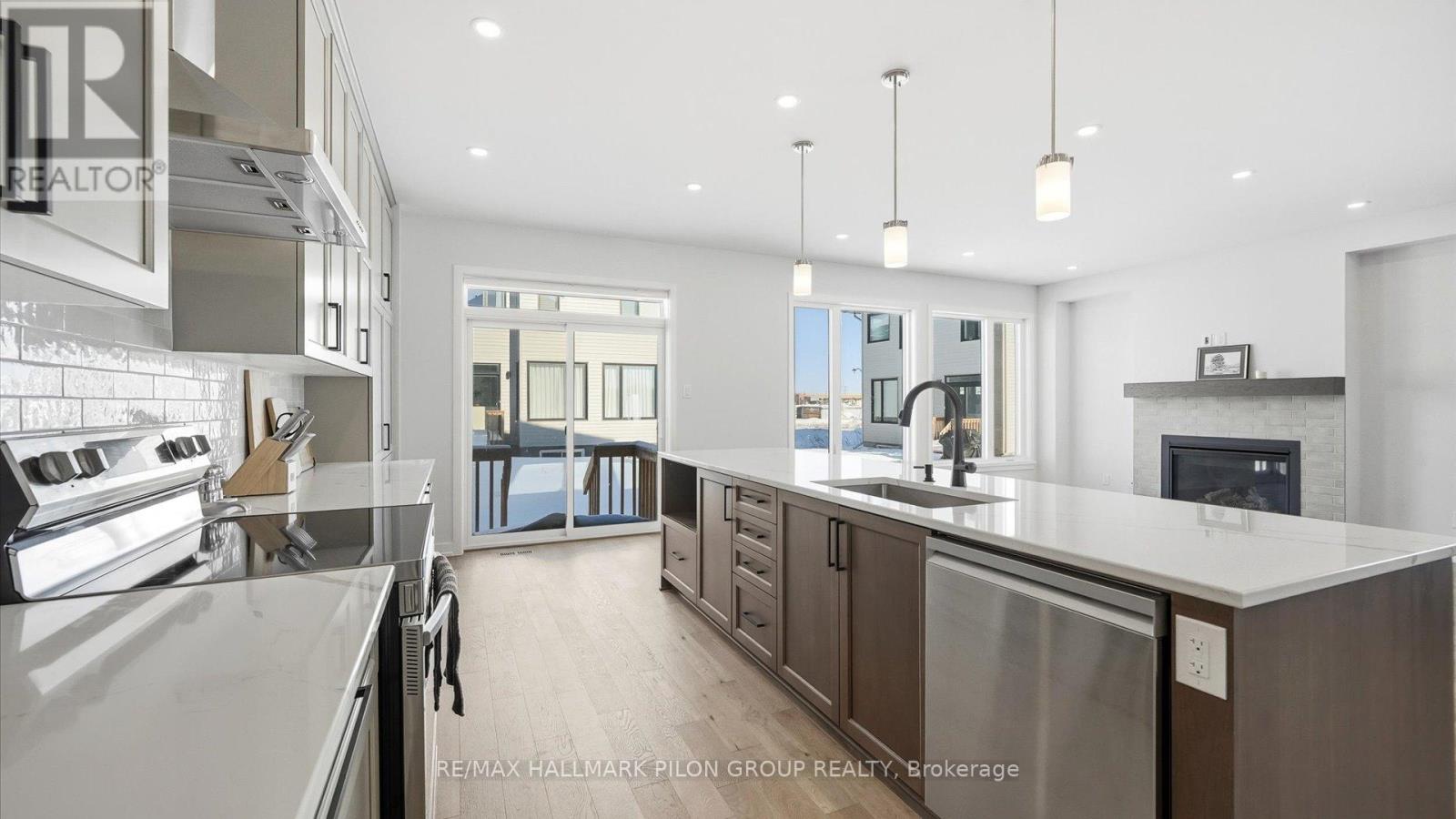 272 Cornice Street, Ottawa, Ontario  K1W 0W4 - Photo 4 - X12763004