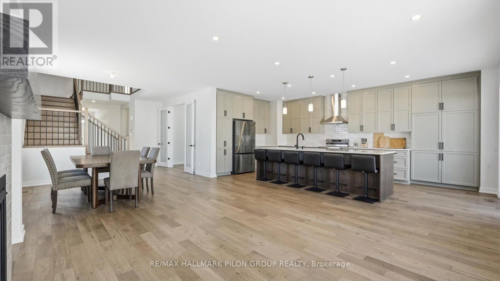 272 Cornice Street, Ottawa, Ontario  K1W 0W4 - Photo 5 - X12763004