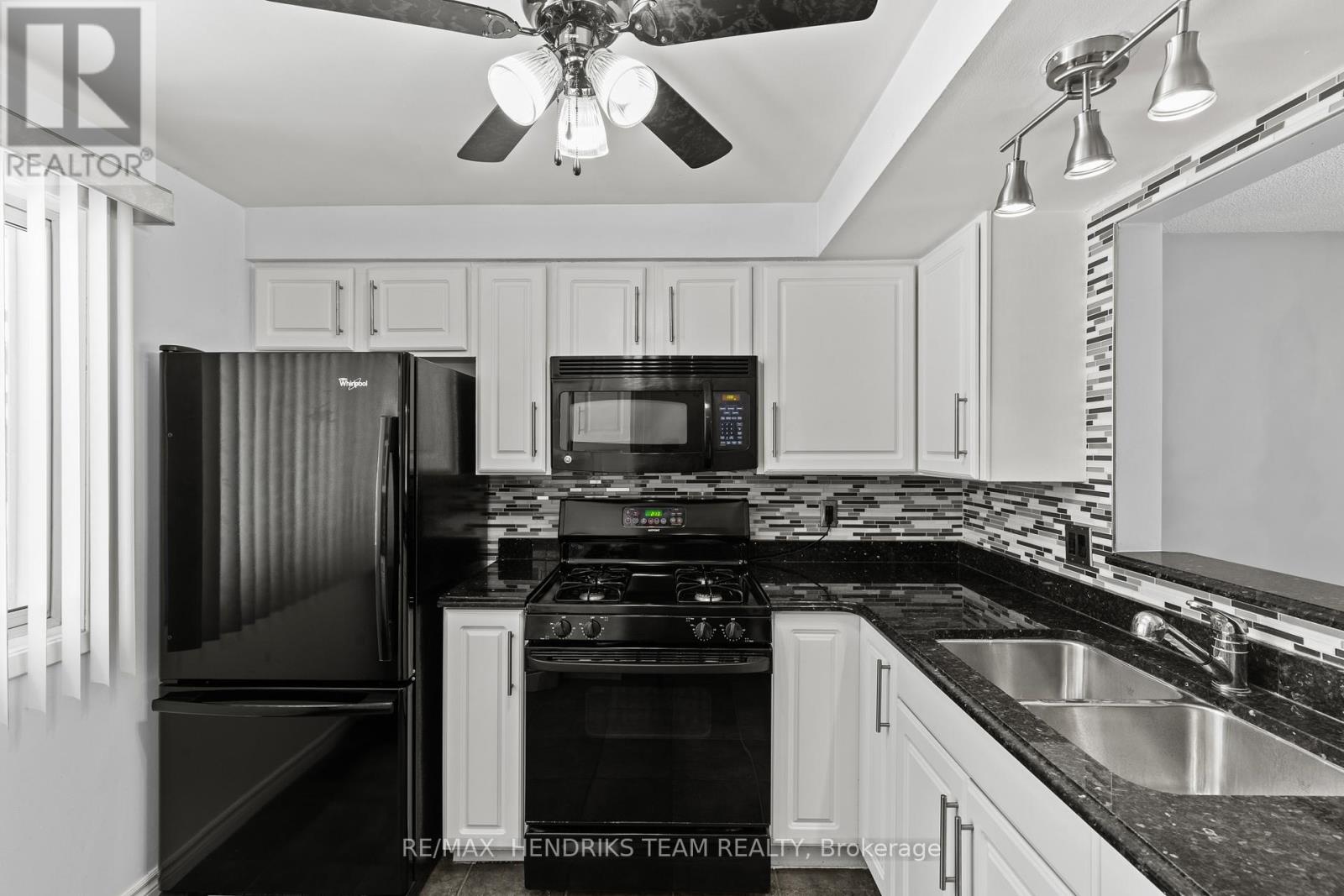 66 - 50 Lakeshore Road, St. Catharines, Ontario  L2N 6P8 - Photo 3 - X12762970