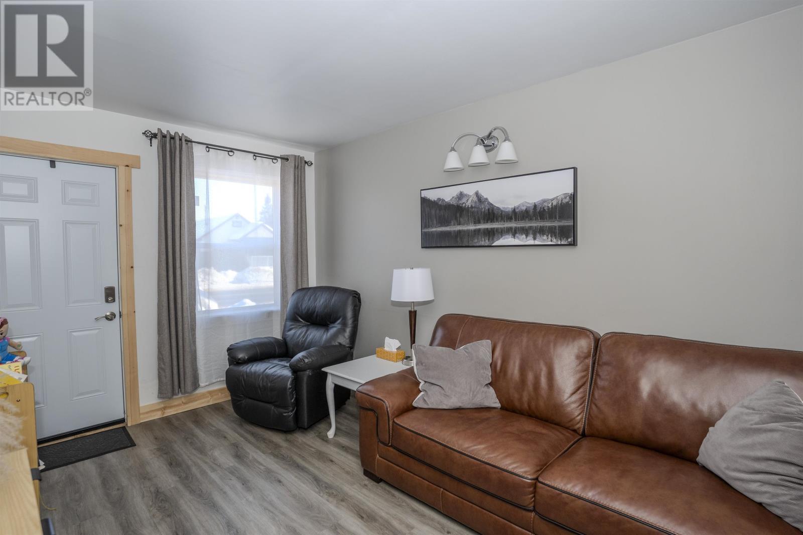 741 Sprague St, Thunder Bay, Ontario  P7E 1V5 - Photo 2 - TB2600172