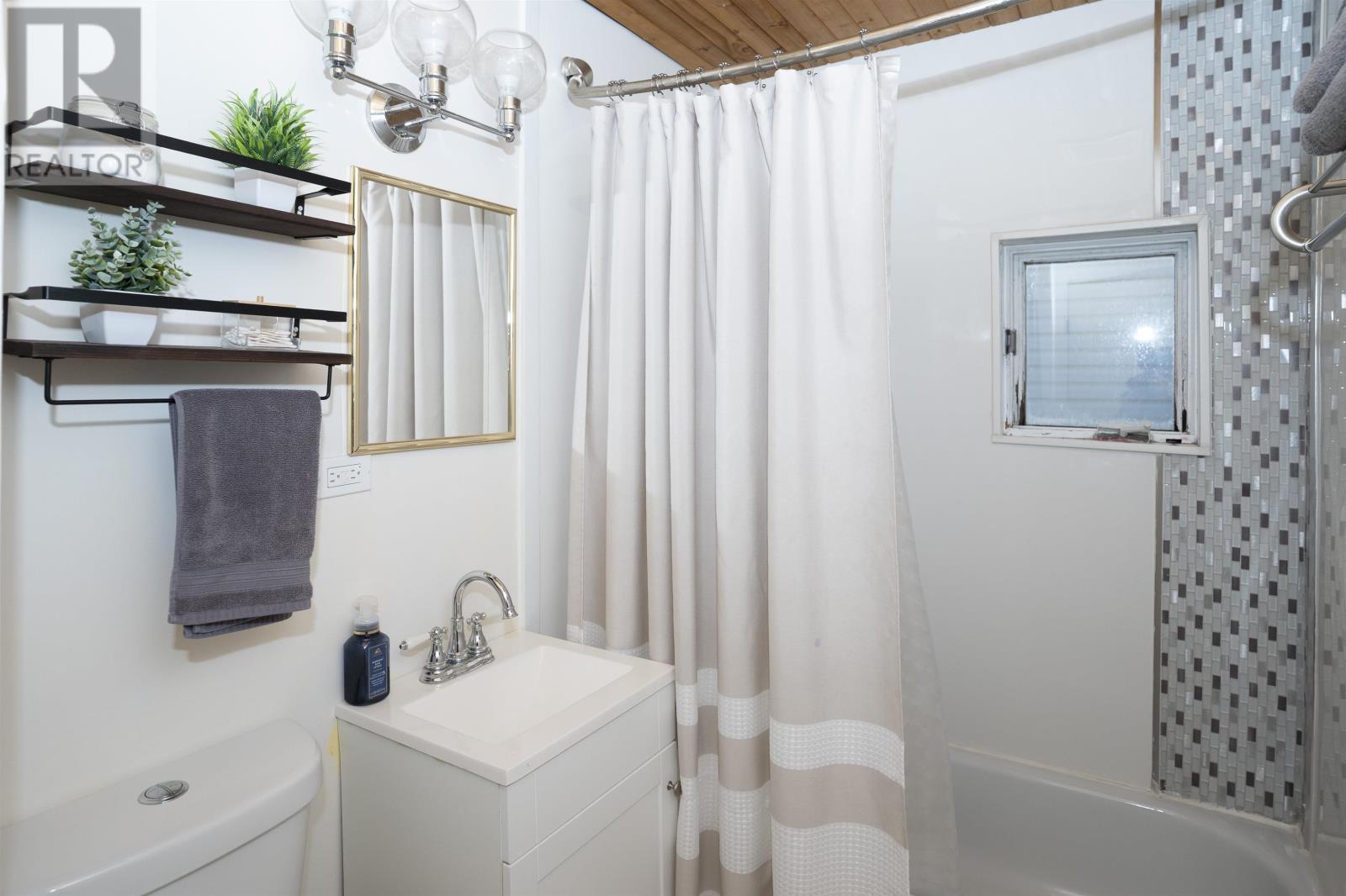 741 Sprague St, Thunder Bay, Ontario  P7E 1V5 - Photo 4 - TB2600172