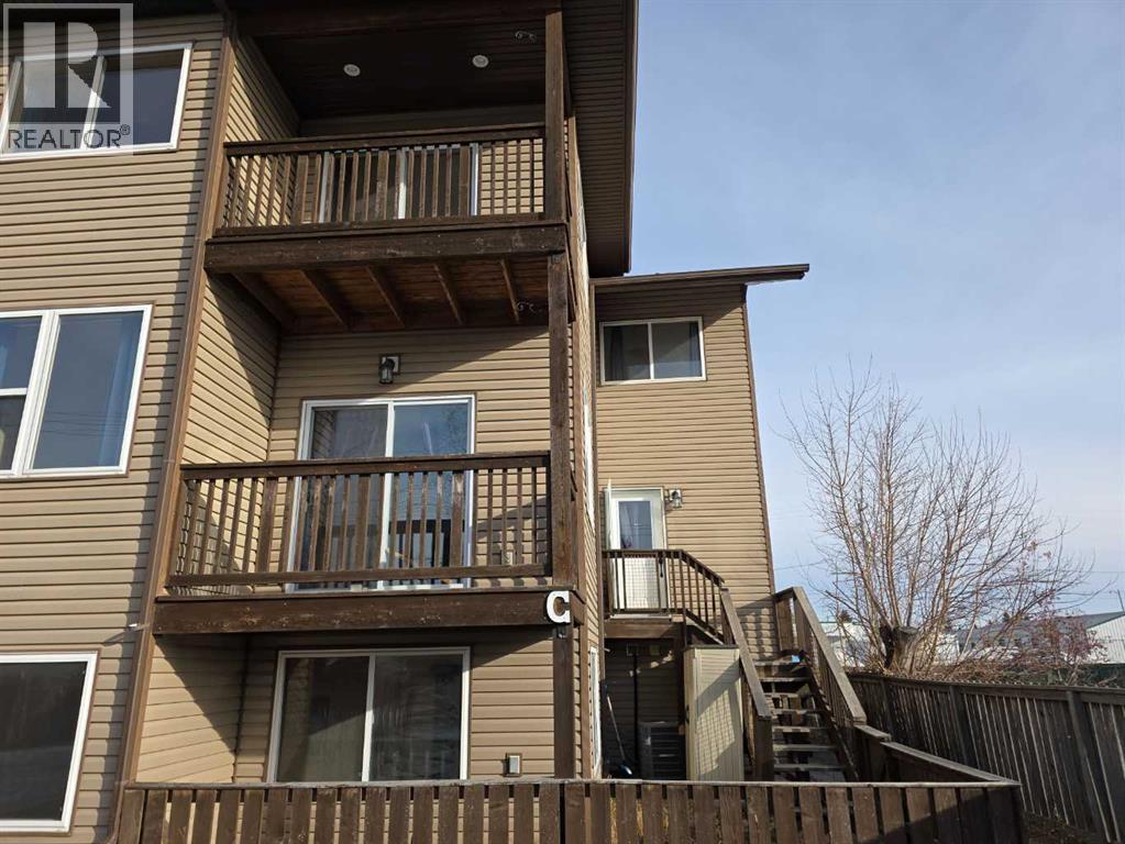 1322c 20 Street, Didsbury, Alberta  T0M 0W0 - Photo 2 - A2283760