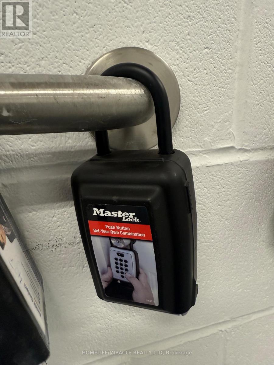 2201 - 215 Queen Street E, Brampton (Queen Street Corridor), Ontario  L6W 0A9 - Photo 26 - W12758126