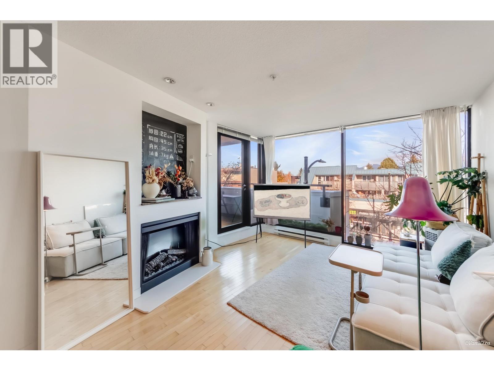 304 2525 Blenheim Street, Vancouver, British Columbia  V6K 4W6 - Photo 1 - R3087024