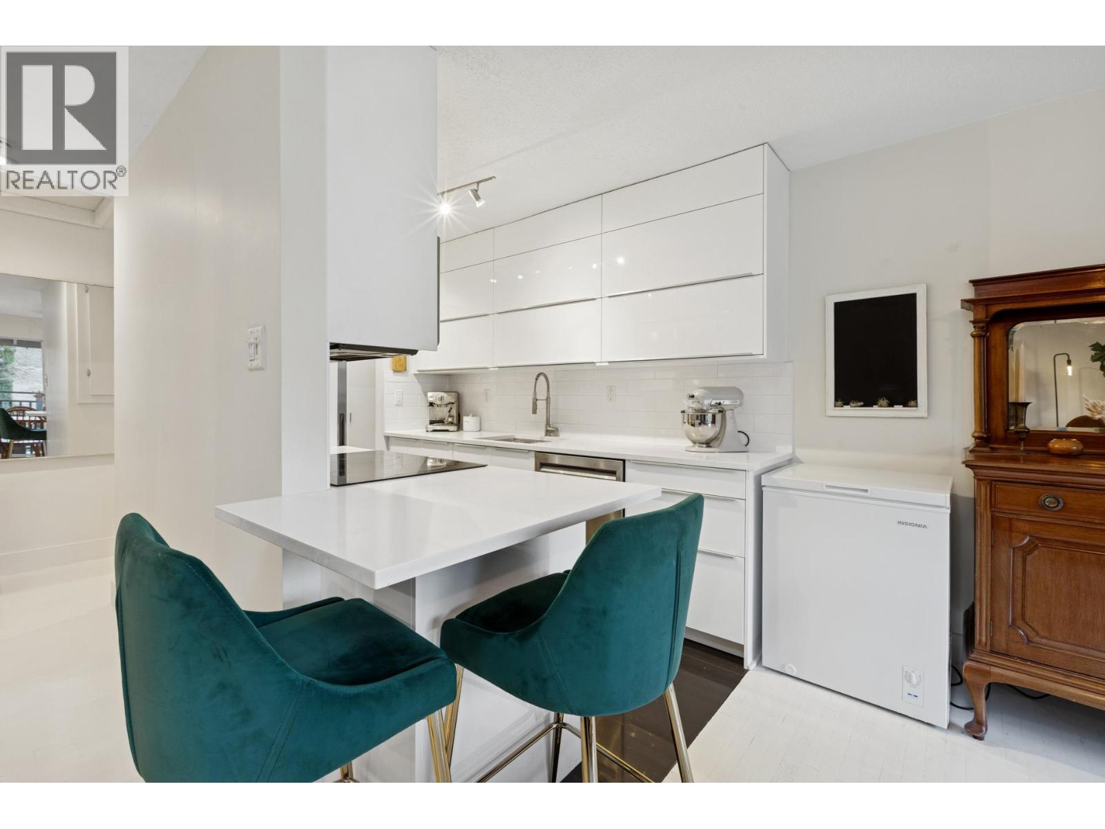 402 555 W 28th Street, North Vancouver, British Columbia  V7N 2J7 - Photo 10 - R3087042