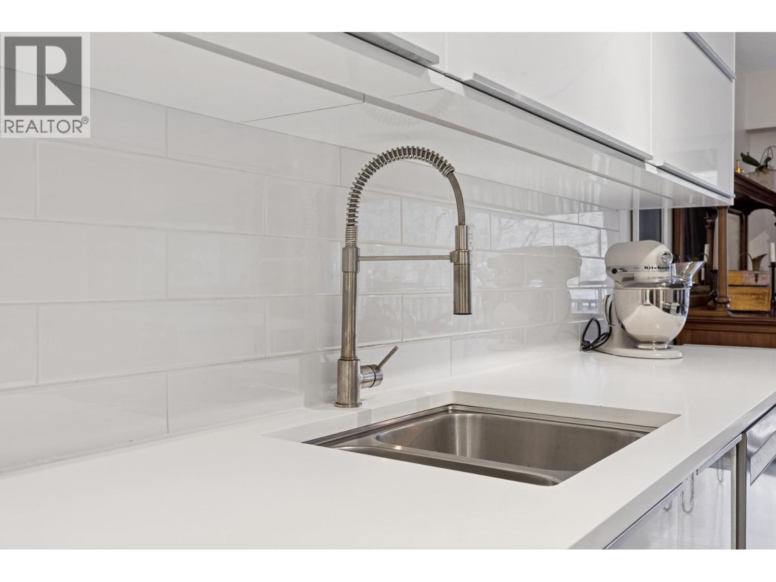 402 555 W 28th Street, North Vancouver, British Columbia  V7N 2J7 - Photo 13 - R3087042