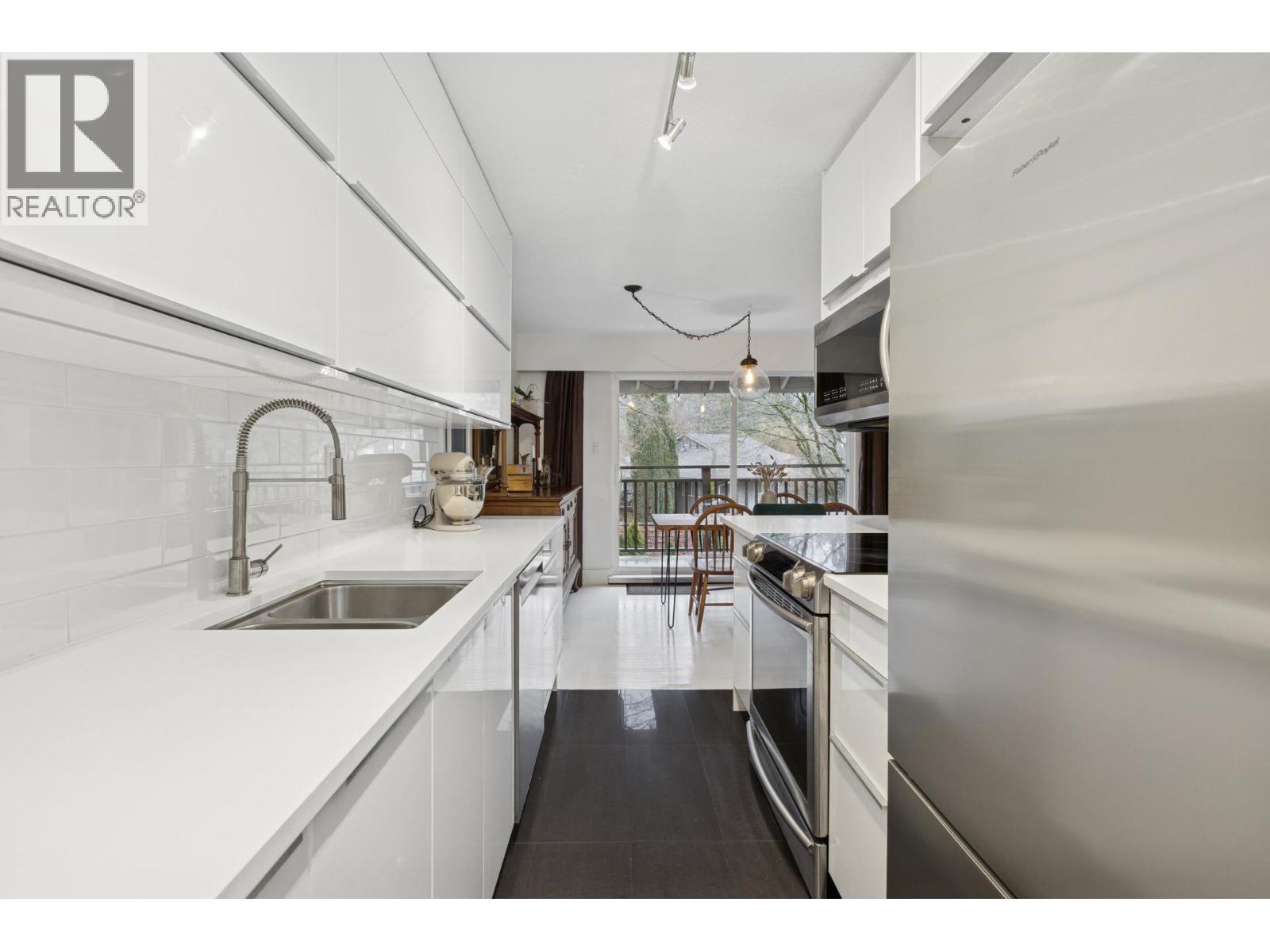 402 555 W 28th Street, North Vancouver, British Columbia  V7N 2J7 - Photo 14 - R3087042