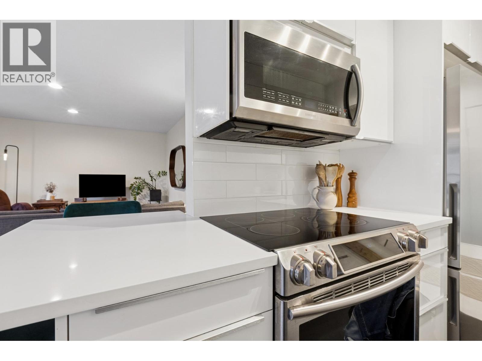 402 555 W 28th Street, North Vancouver, British Columbia  V7N 2J7 - Photo 15 - R3087042