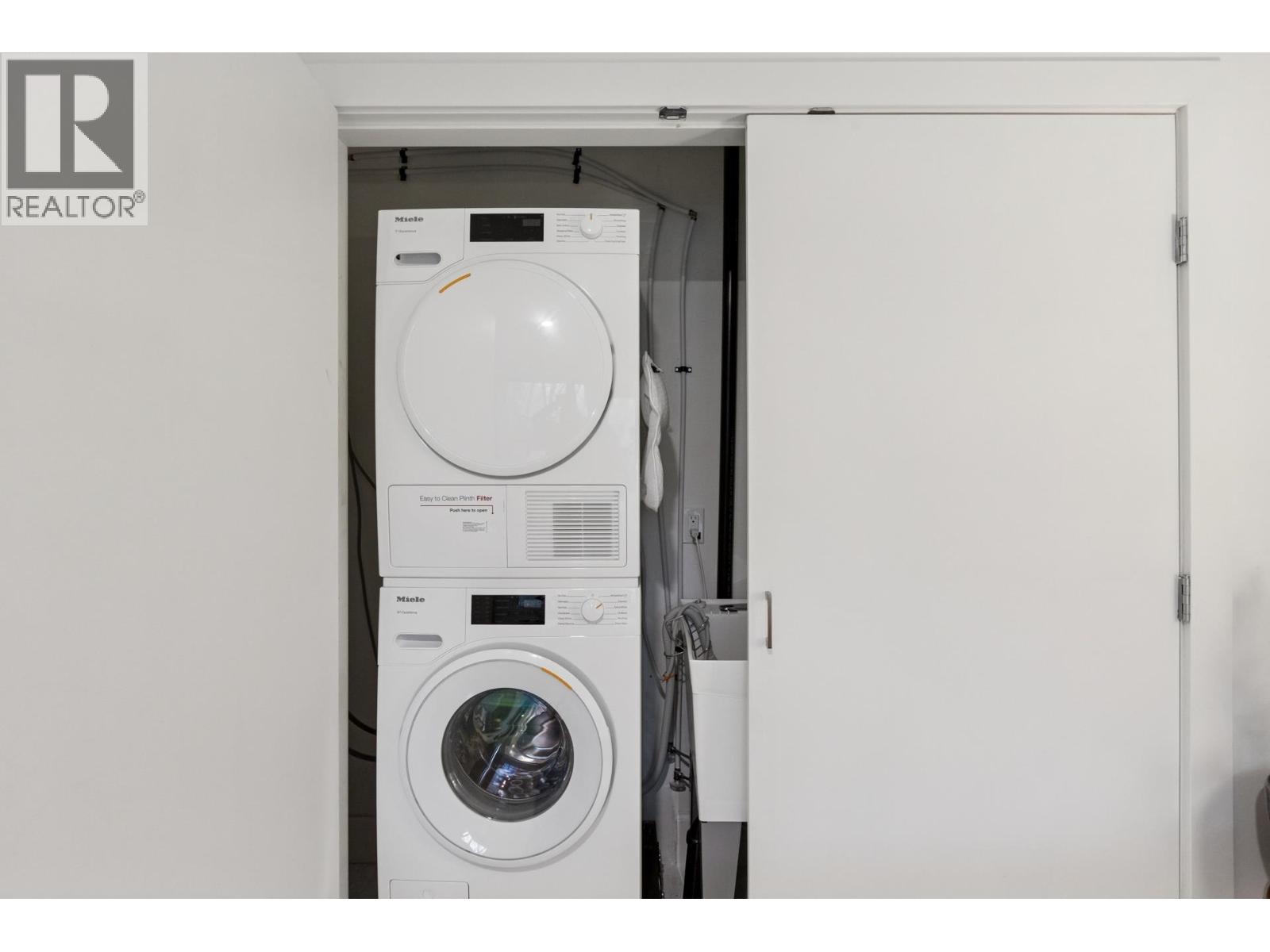 402 555 W 28th Street, North Vancouver, British Columbia  V7N 2J7 - Photo 22 - R3087042