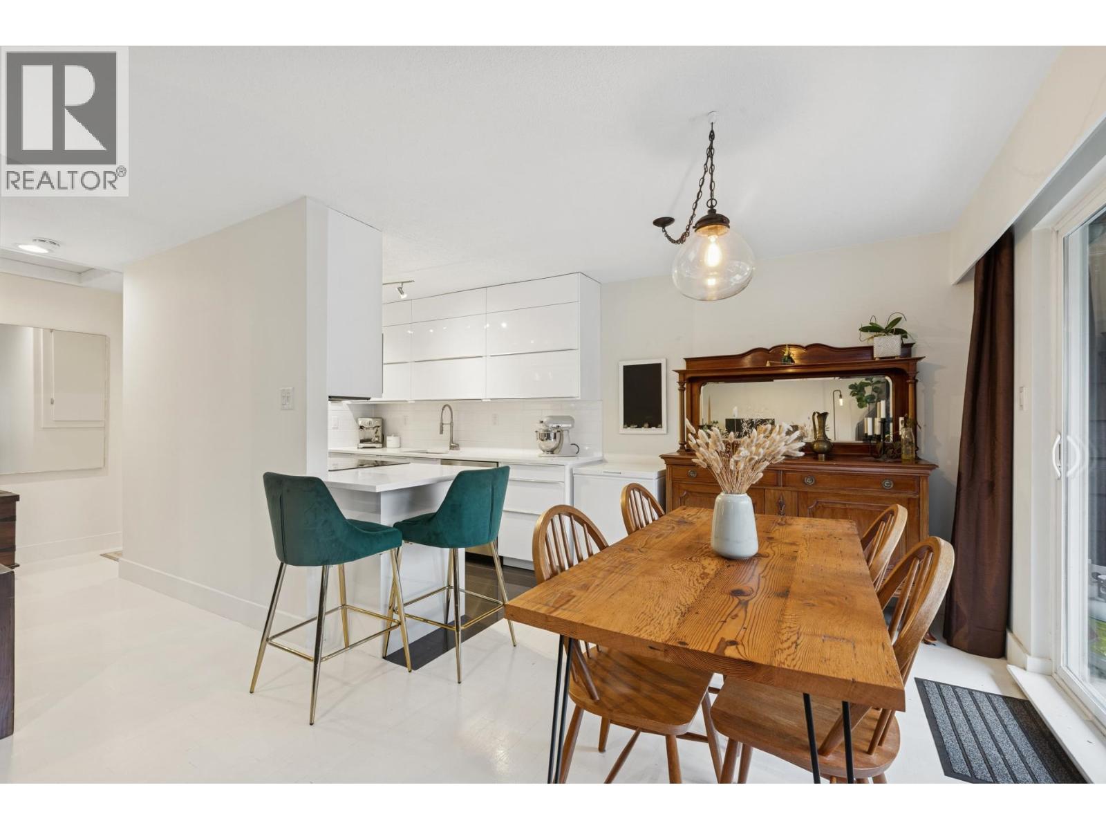 402 555 W 28th Street, North Vancouver, British Columbia  V7N 2J7 - Photo 8 - R3087042