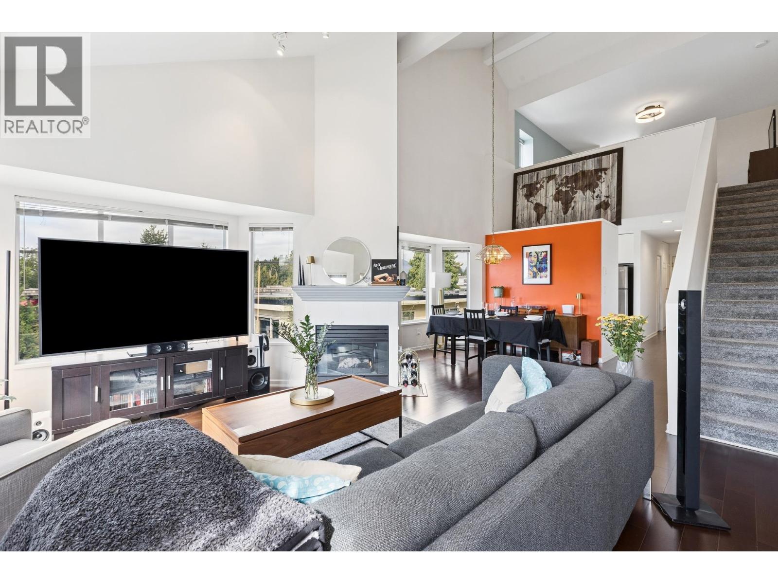 303 131 W 20TH STREET, North Vancouver, British Columbia