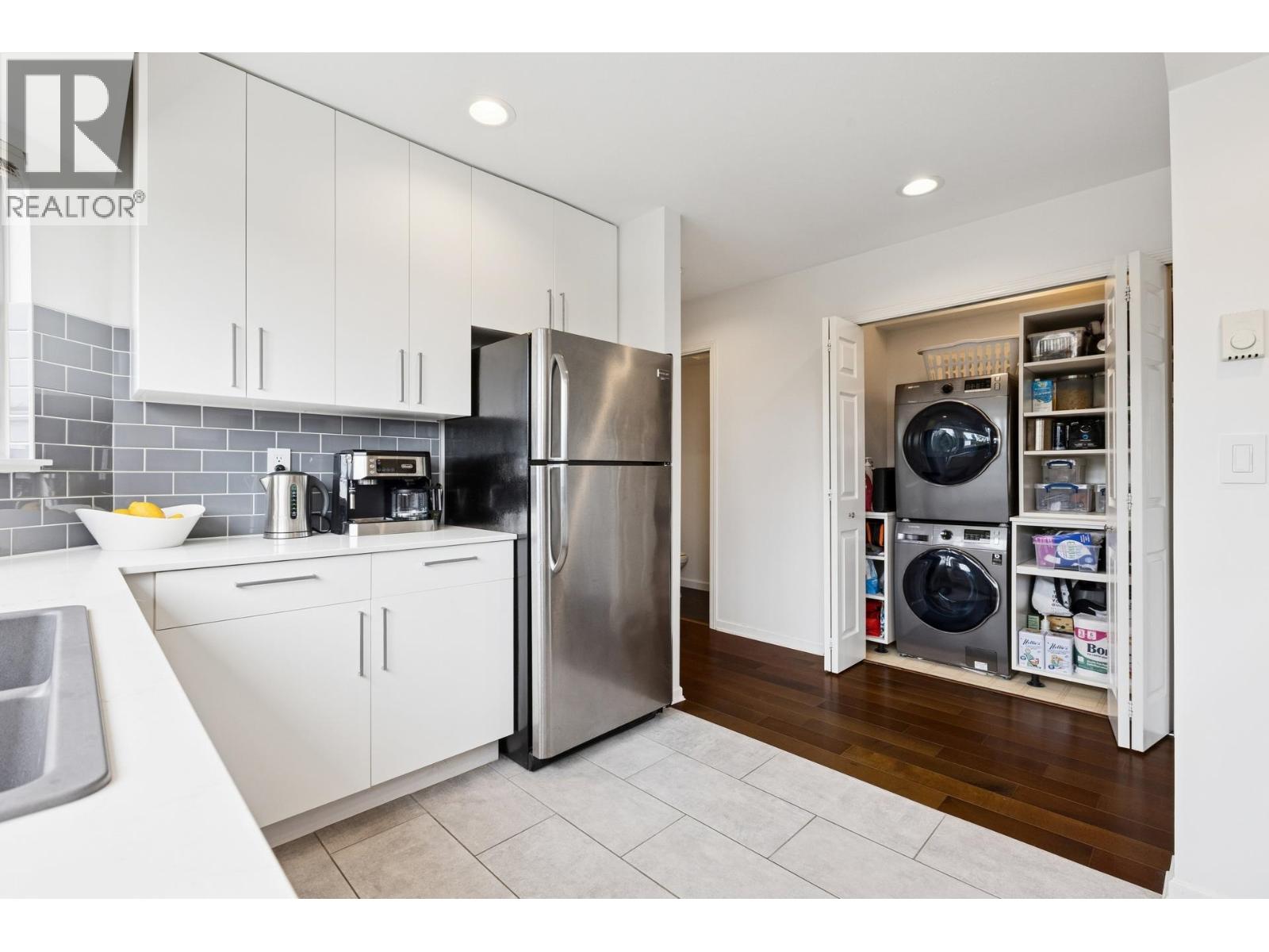 303 131 W 20th Street, North Vancouver, British Columbia  V7M 1Y2 - Photo 16 - R3087055