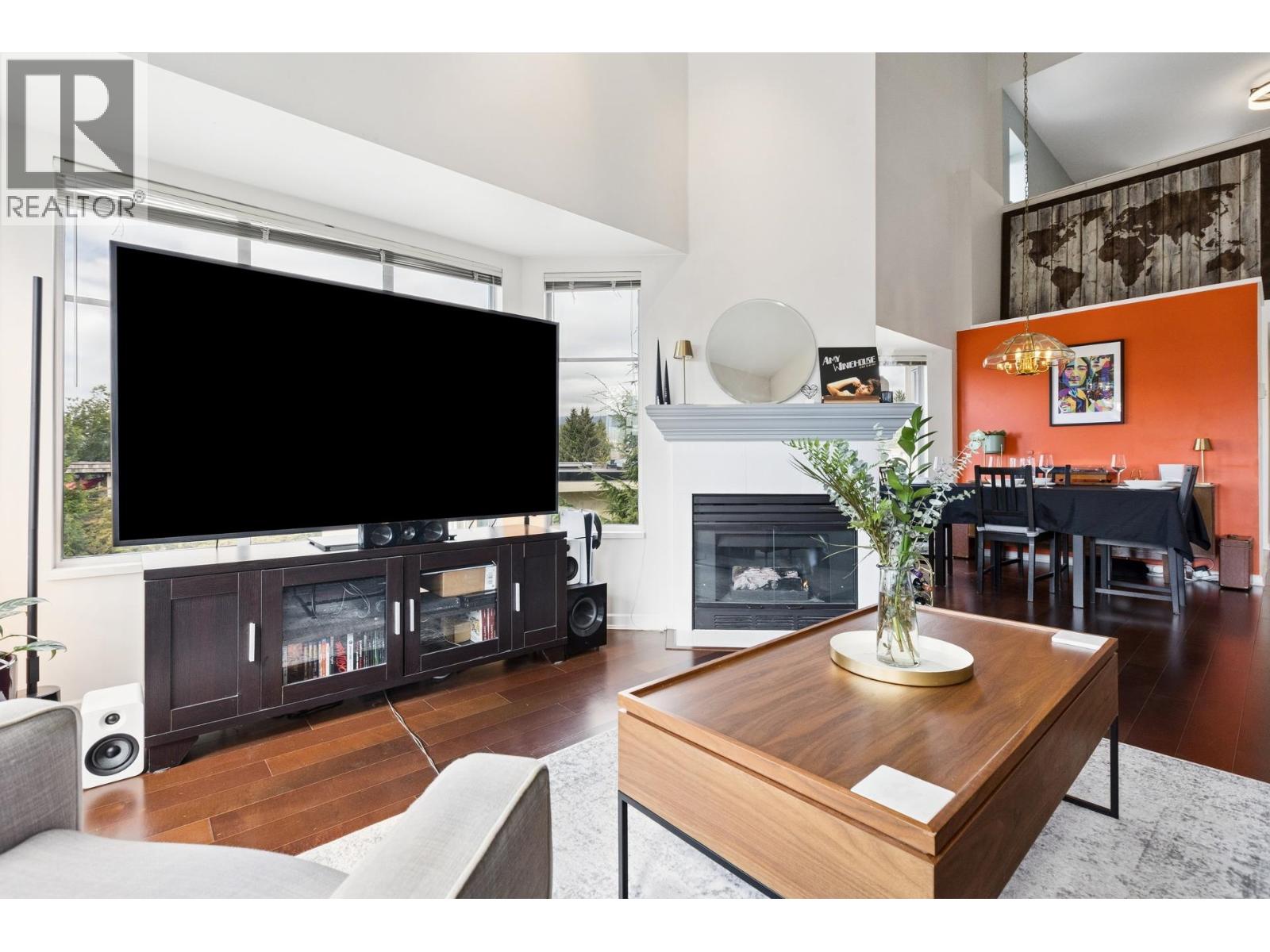 303 131 W 20th Street, North Vancouver, British Columbia  V7M 1Y2 - Photo 5 - R3087055