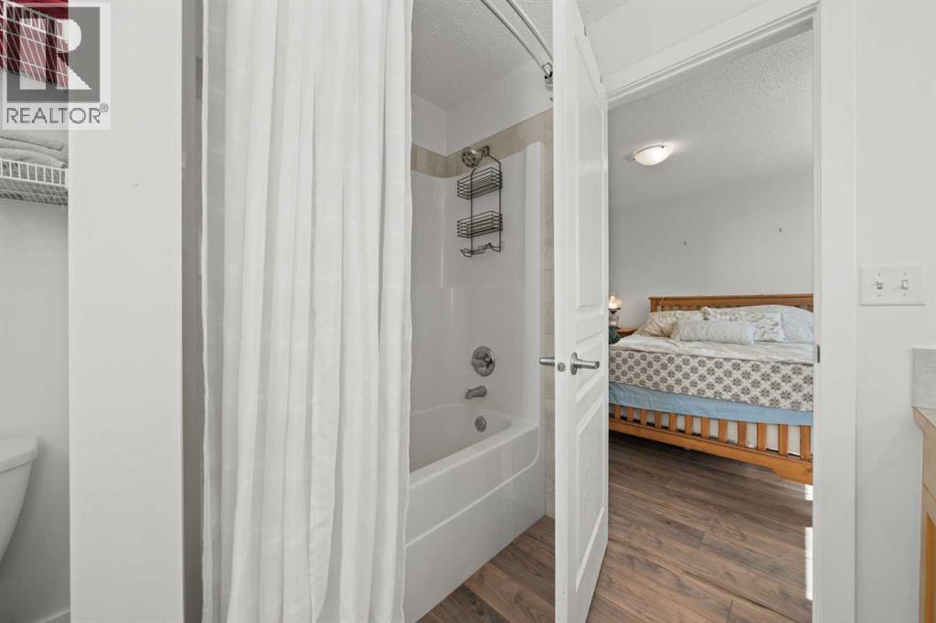 54 Cimarron Vista Gardens, Okotoks, Alberta  T1S 0G2 - Photo 24 - A2283936