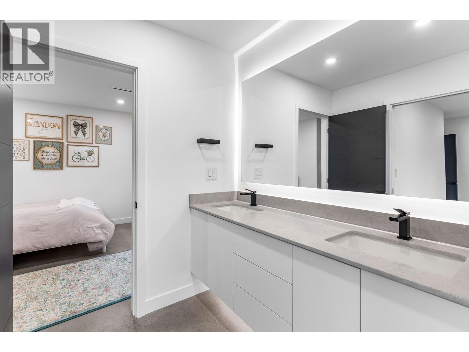 990 Seaforth Way, Port Moody, British Columbia  V3H 1P3 - Photo 28 - R3087060